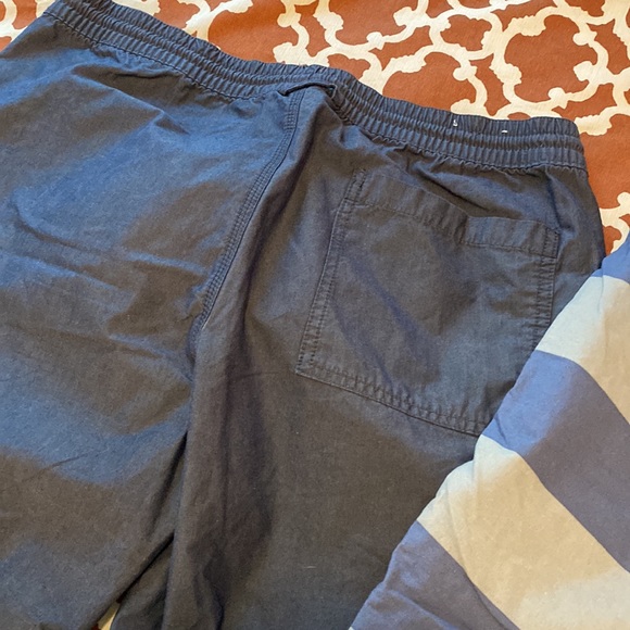 2 pairs of Mossimo shorts - Picture 5 of 9